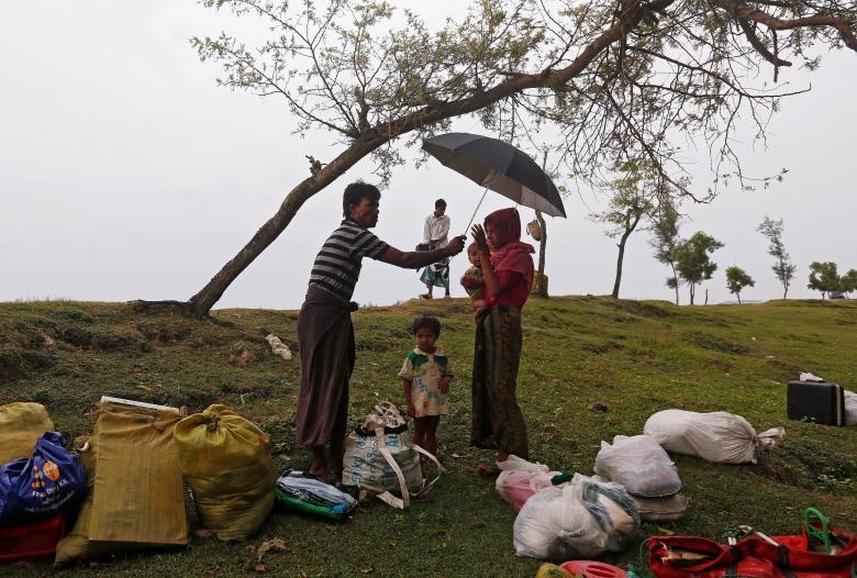 تصاویر | مصائب مهاجرت مردم آواره روهینگیا زیر بارش باران